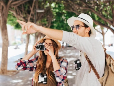 ILUSTRASI: tips memilih kamera pocket untuk liburan. (freepik)