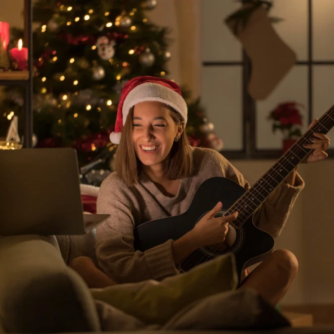 10 Rekomendasi Lagu Bernuansa Natal yang Hangat dan Penuh Kegembiraan (ilustrasi: Freepik)