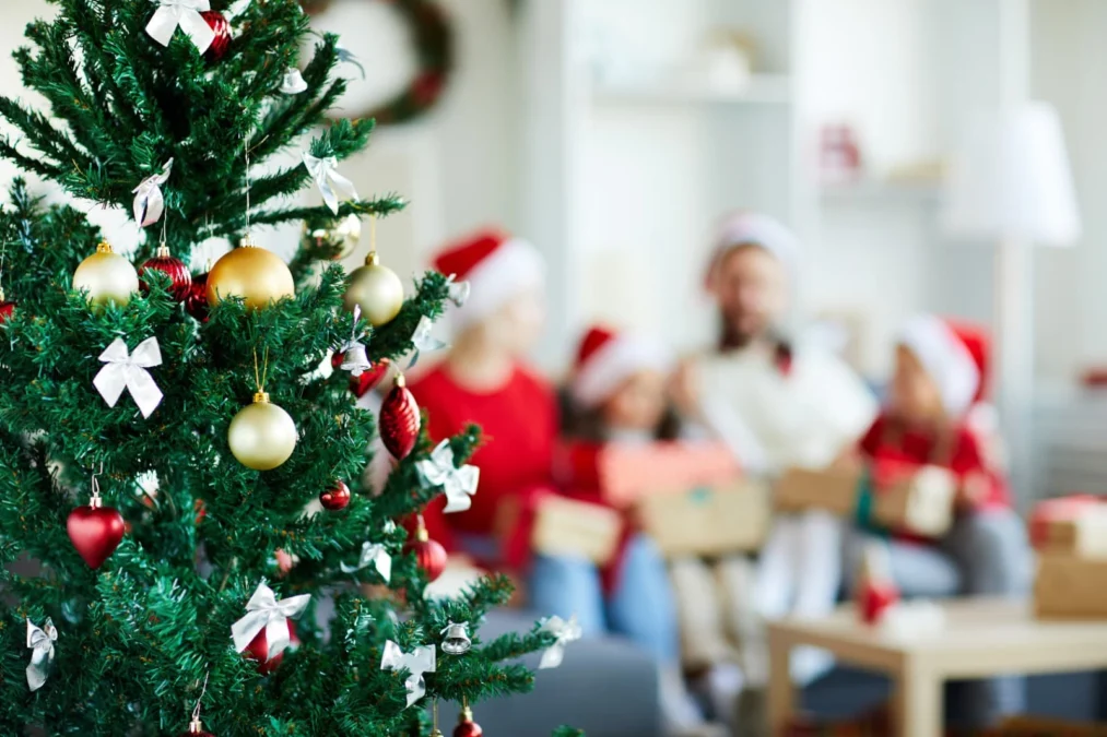 Ketahui Berbagai Tradisi dalam Perayaan Natal di Berbagai Tempat (ilustrasi: Freepik)