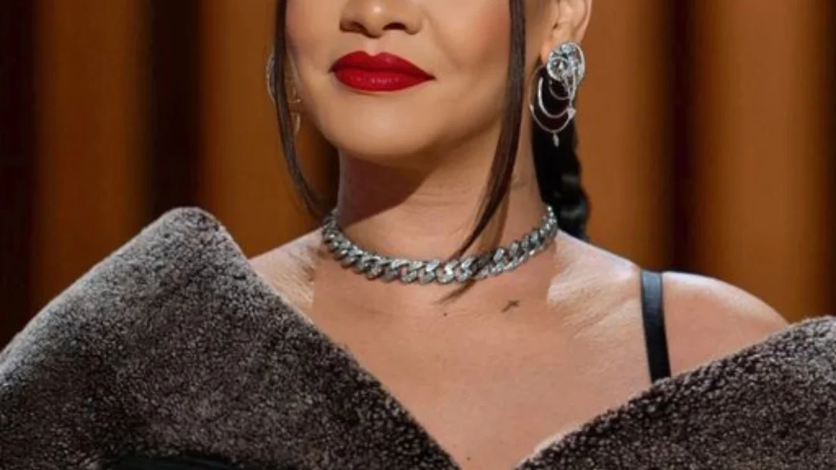 Impian Terpendam Rihanna: Ingin Kepang Rambut Anak